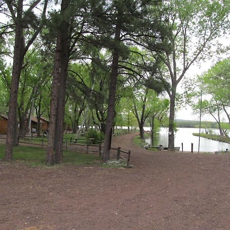 פיינטופ-לייקסייד Lazy Oaks Resort מראה חיצוני תמונה