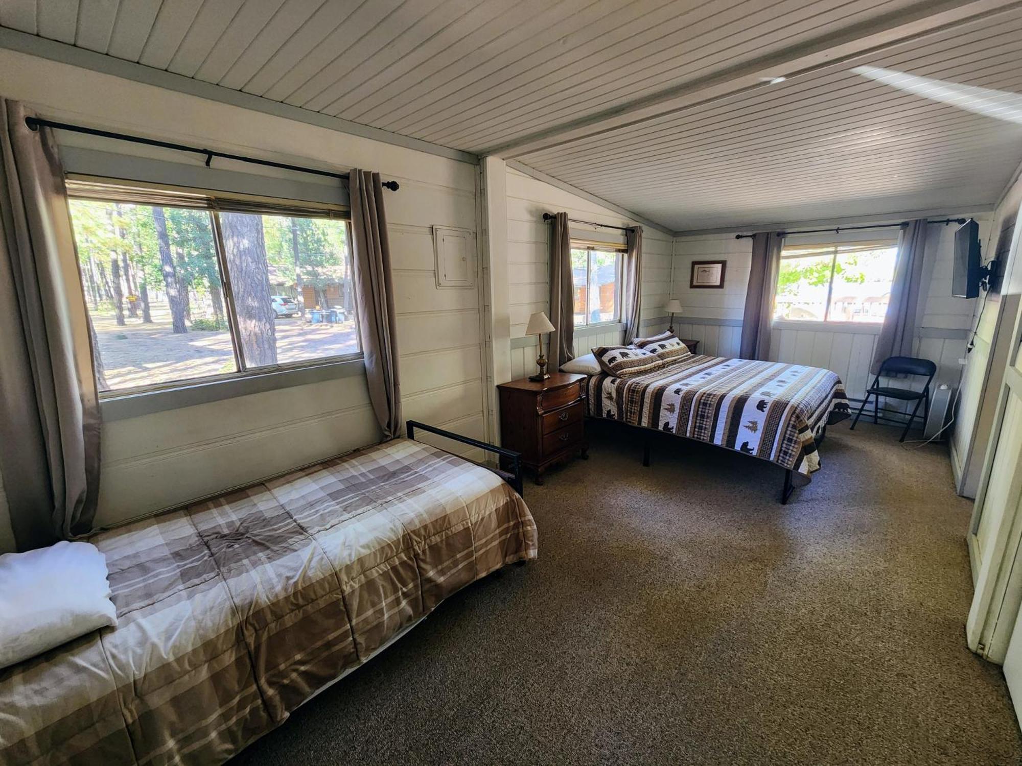פיינטופ-לייקסייד Lazy Oaks Resort מראה חיצוני תמונה