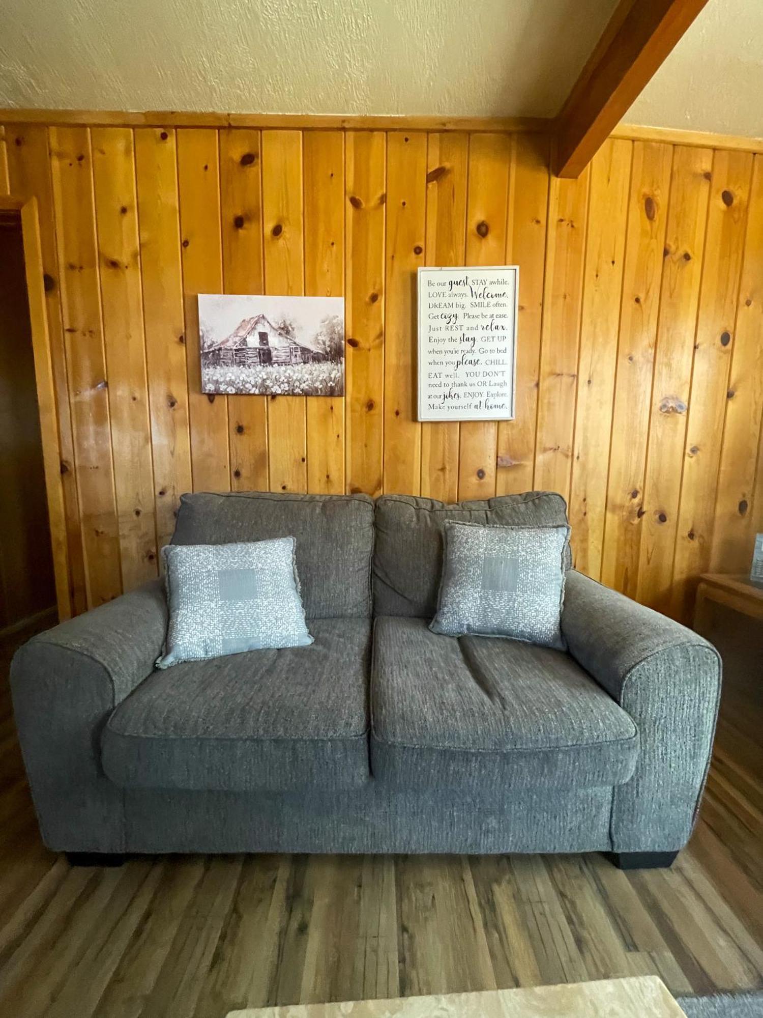פיינטופ-לייקסייד Lazy Oaks Resort חדר תמונה